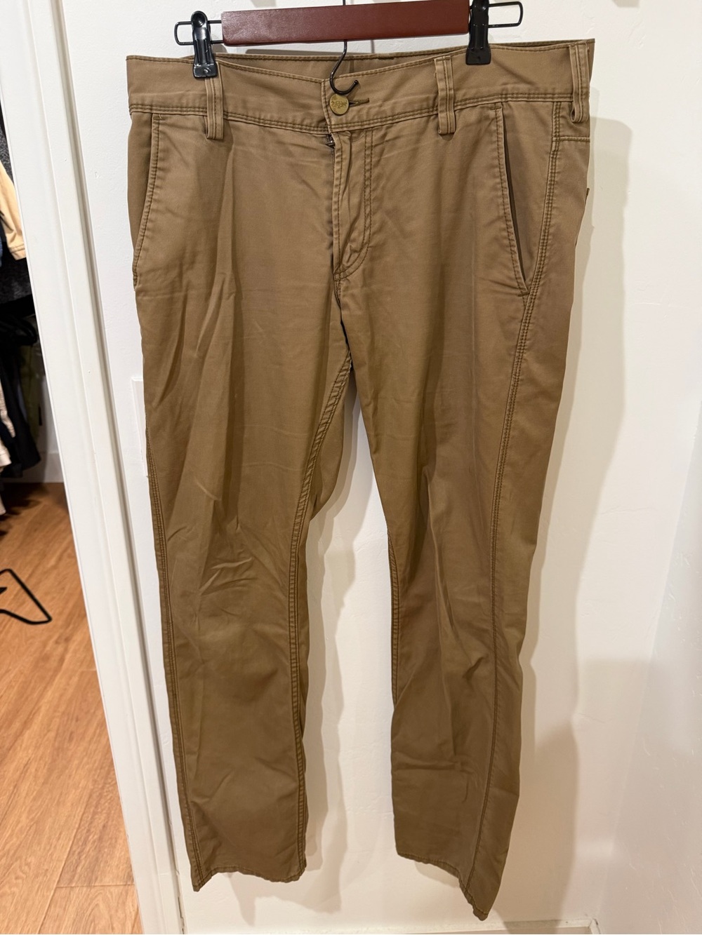 Levi’s 511 Men’s Slim Fit Khaki Twill Pants 33x32